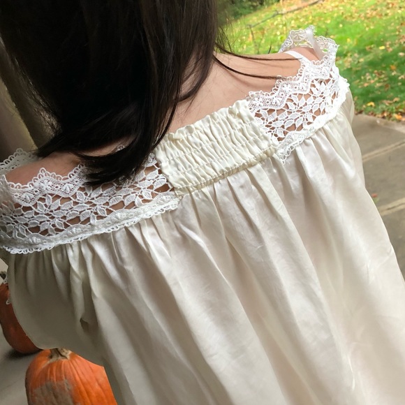 🍭NWT Hummingbird Lace Embellished Top - Picture 4 of 9